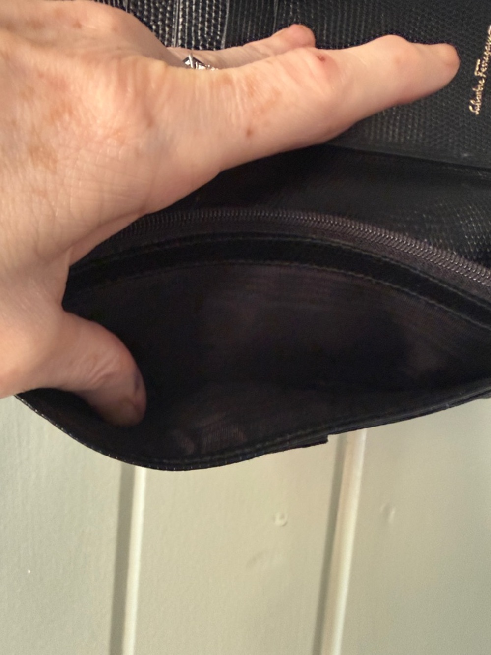 Salvatore Ferragamo Vara Bow Continental Wallet Black Textured Leather Clutch - Picture 12 of 13